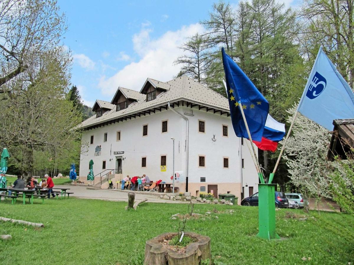 Hotel Dom Pristava Jesenice Exterior foto